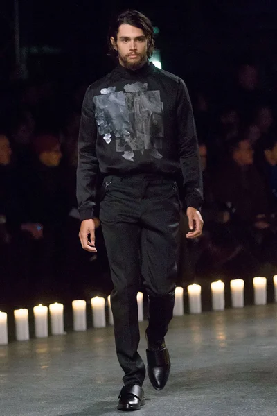 Look 40